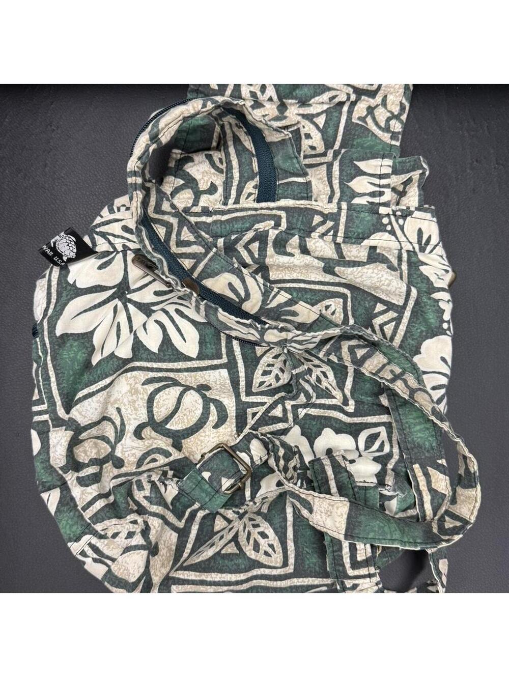 Hawaiian Turtle Print Mini Backpack - Picture 5 of 5